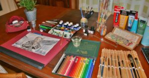 Photo de la table à dessins d'Elise