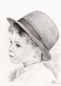 Portrait dessin d'après photo d'un petit garçon avec un chapeau en noir et blanc