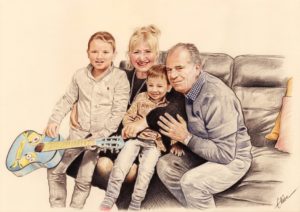 Portrait dessin de grands-parents avec leurs deux petits-enfants