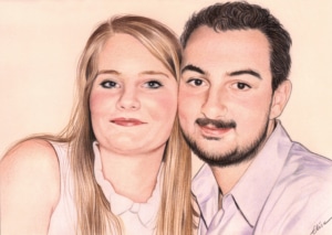 Dessin d'après photo d'un jeune couple souriant en couleur