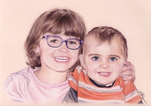 Dessin d'après photo d'une petite fille et son petit frère en couleur