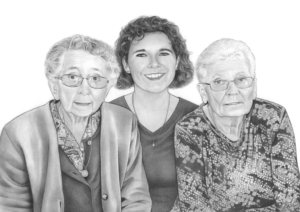 Portrait-montage au crayon réunissant une femme et ses deux grands-mères